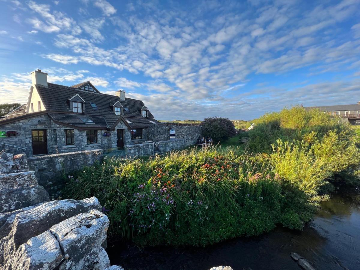 Aille River Tourist Hostel Glamping Doolin Exterior photo